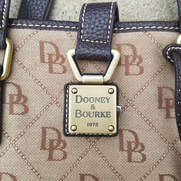 Dooney &Bourke handbag - Picture 2 of 8